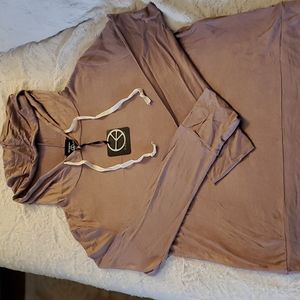 NWT Hippie Chic Brand Pullover/Hoodie. Size L, Taupe, Lightweight